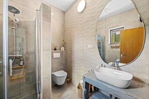 Villa, 1 soverom | Bad | Dusj og håndklær