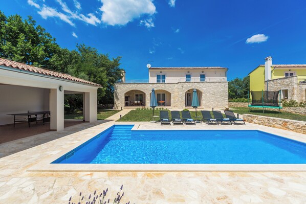 Seasonal outdoor pool - Villa Diletta (Kanfanar)