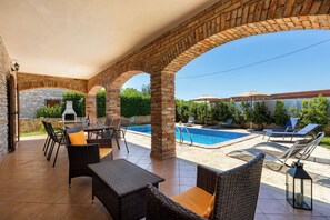Villa, 4 Bedrooms | Terrace/patio