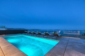 Seasonal outdoor pool - Villa Ultima (Labin)