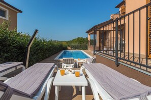 季節性室外游泳池