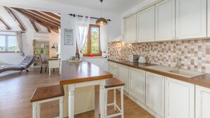 Vila, 4 kamar tidur | Dapur pribadi | Lemari es besar, microwave, oven, dan kompor