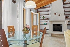 Villa, 5 chambres | Salle à manger