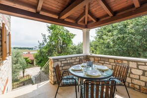 하우스, 침실 4개 | 테라스/파티오