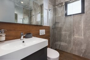 Villa, 2 Bedrooms | Bathroom