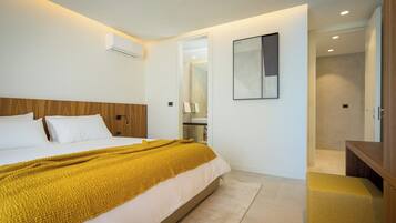 1 bedroom, in-room safe, individually decorated, individually furnished