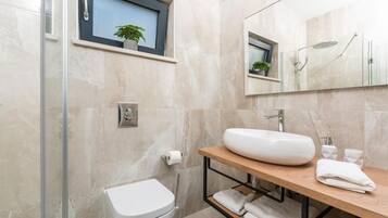 Villa, 1 Bedroom | Bathroom