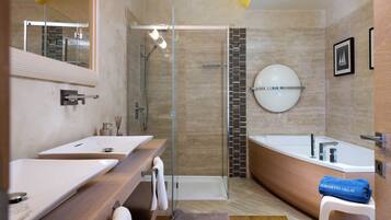 Villa, 1 Bedroom | Bathroom | Separate bathtub and shower, towels