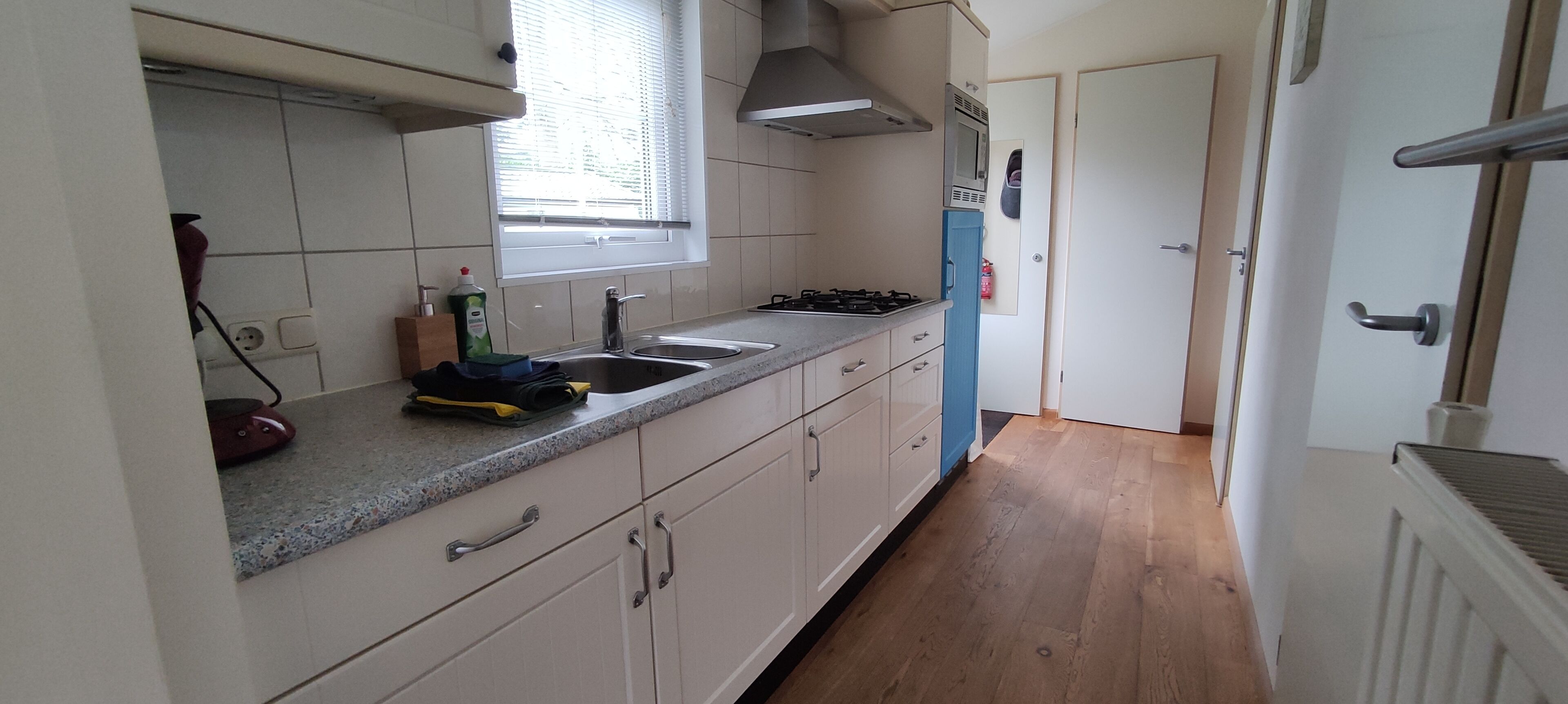 雪櫃、微波爐、焗爐、爐具