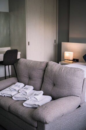 Camera Deluxe | Bagno | Doccia, asciugacapelli, asciugamani, sapone