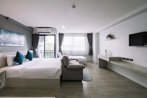 Camera Deluxe | Una scrivania, Wi-Fi gratuito