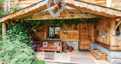 Rustic Mountain Chalet with Jacuzzi