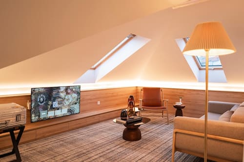 Suite Studio | Literie hypoallergénique, couette en duvet d'oie, minibar, bureau