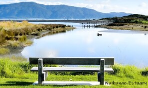 Property grounds - Brand New & Cosy in Kapiti - New 3-Bedroom 4-Beds in Paraparaumu (Paraparaumu)