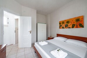 Unclassified image, 5 of 26, button