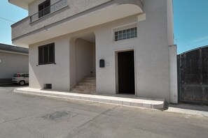 تفاصيل الفندق من الخارج