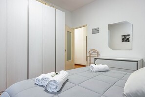 1 bedroom, travel crib, WiFi, bed sheets