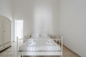 1 bedroom, WiFi, bed sheets - Casa Zampignola 2 by Rentbeat (Ostuni)