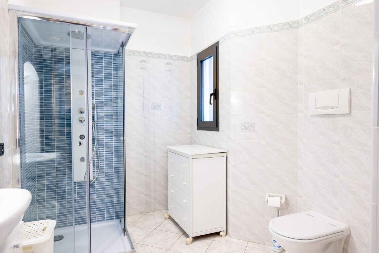 Dusche, Haartrockner, Bidet, Handtücher