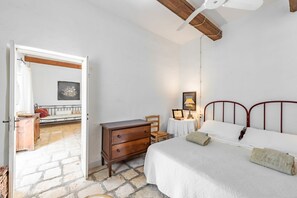 1 غرفة نوم وسرير سفر وواي فاي وملاءات أسرّة