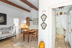 1 室のベッドルーム、旅行用ベビーベッド、WiFi、ベッドシーツ