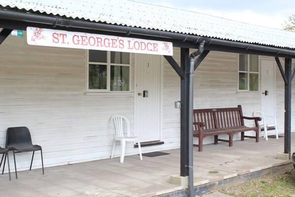 Exterior - St George's Lodge (Woking)