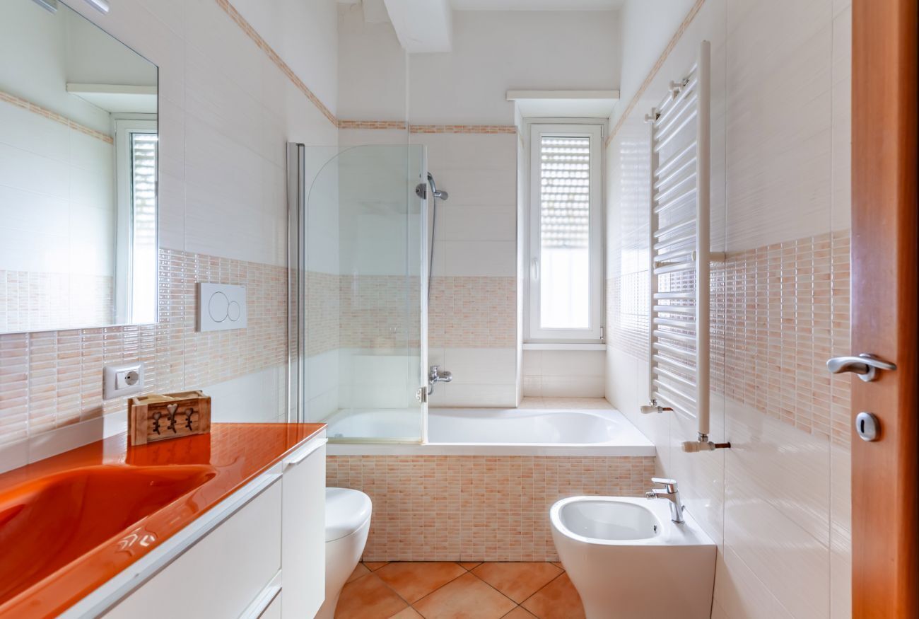 Dusche, Haartrockner, Bidet, Handtücher