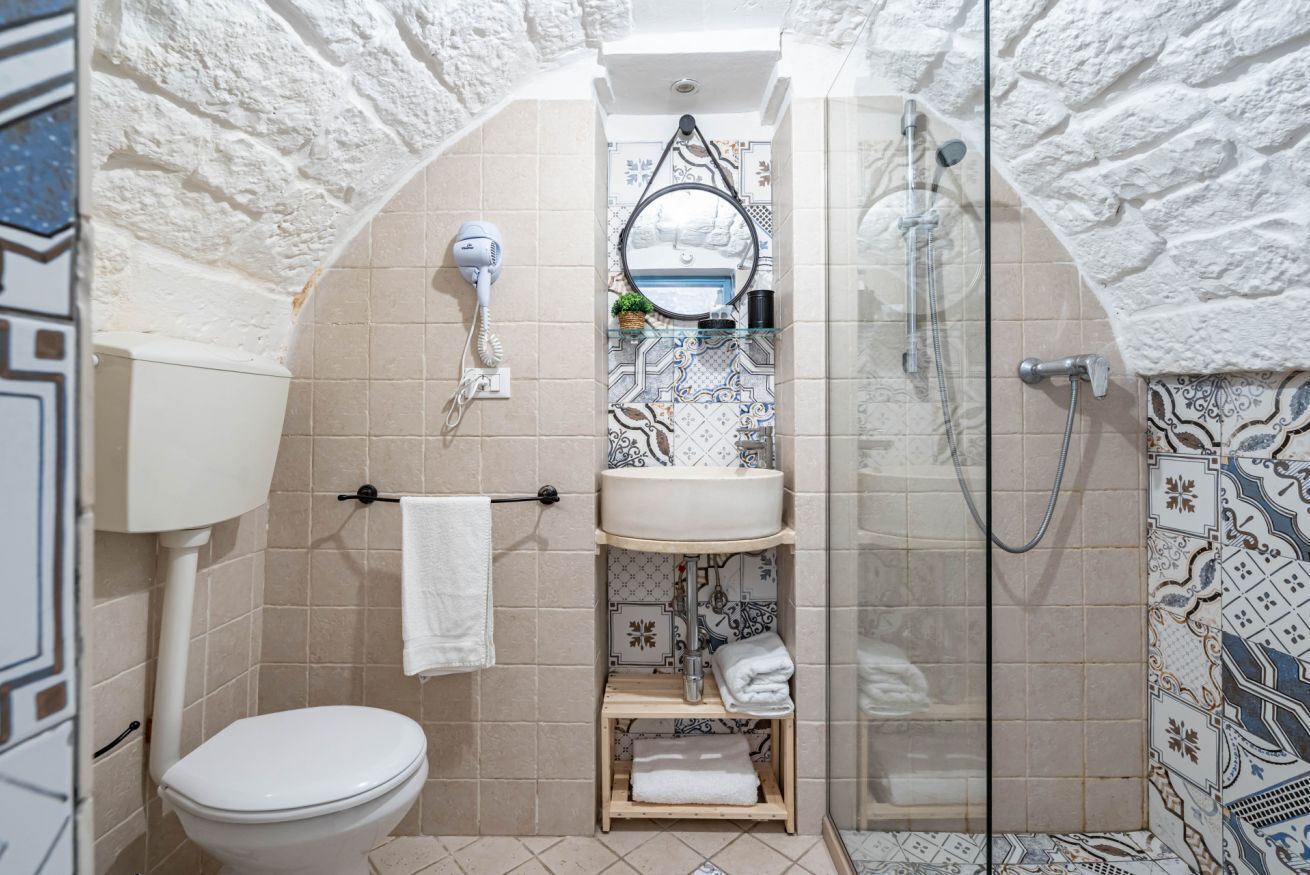 Doccia, asciugacapelli, bidet, asciugamani