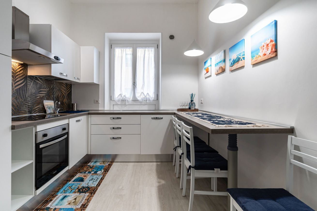 Fridge, oven, stovetop, highchair