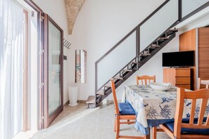 Dining - Archi di Mare - Libeccio by Rentbeat (Savelletri)