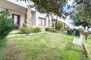 Terrace/patio - Comino Alto - Appartamento 11 by Rentbeat (Siniscola)