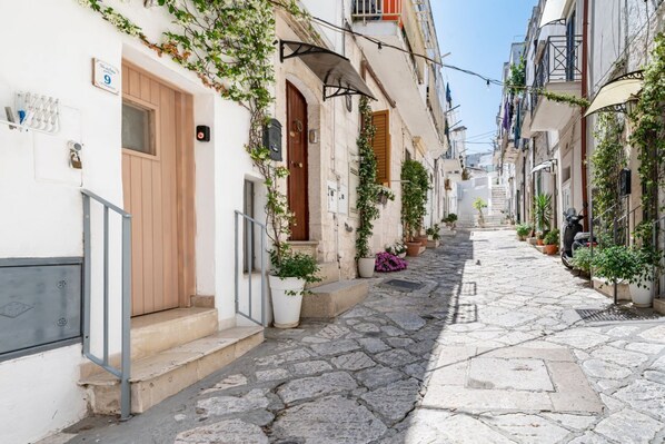 Exterior detail - Il Vico 9 Ostuni by Rentbeat (Ostuni)