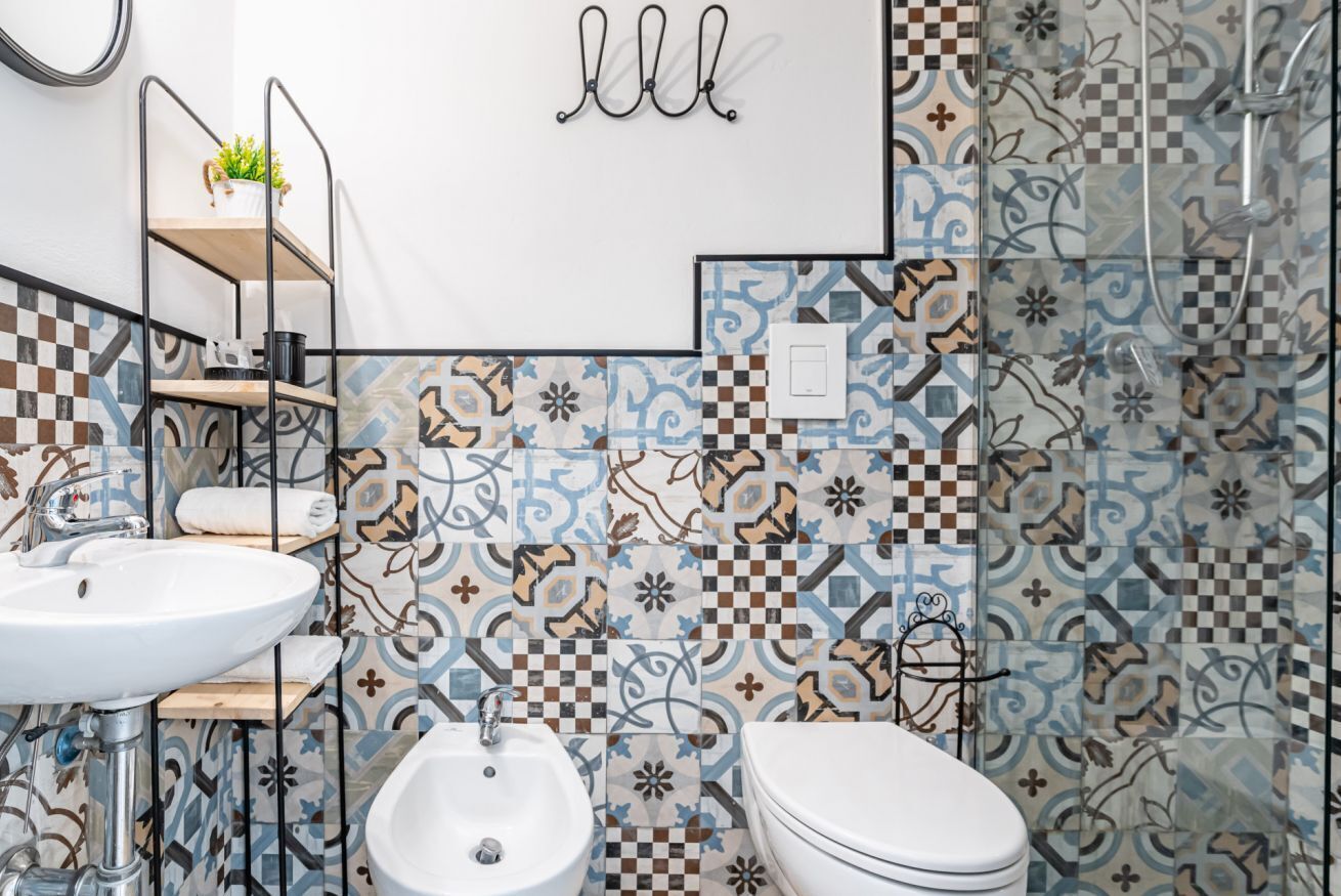 Doccia, asciugacapelli, bidet, asciugamani