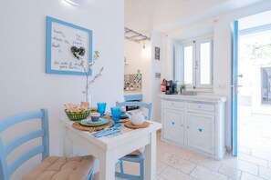 Dining - Il Vico 12 Ostuni by Rentbeat (Ostuni)