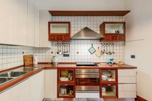 Fridge, microwave, oven, stovetop - Il Monale by Rentbeat (Martina Franca)