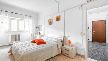 1 camera, ferro/asse da stiro, Wi-Fi, lenzuola