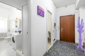 Shower, free toiletries, hair dryer, bidet