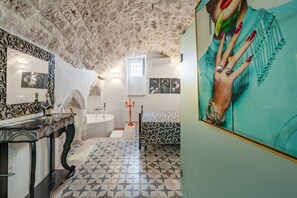 Unclassified image, 2 of 16, button - Donna Alfa Suite by Rentbeat (Ostuni)