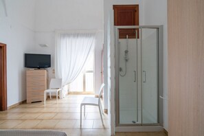 1 bedroom, iron/ironing board, bed sheets