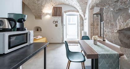 Gattoni Room by Rentbeat