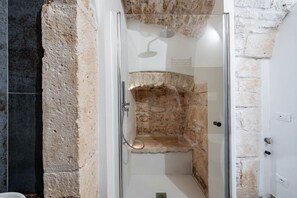 Unclassified image, 3 of 17, button