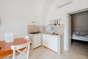 Dining - Casa Zampignola 1 by Rentbeat (Ostuni)