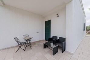Outdoor dining - Casa Zampignola 1 by Rentbeat (Ostuni)