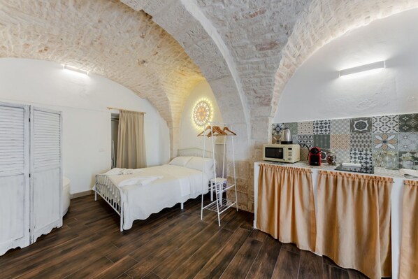 1 chambre, fer et planche à repasser, Wi-Fi, draps fournis