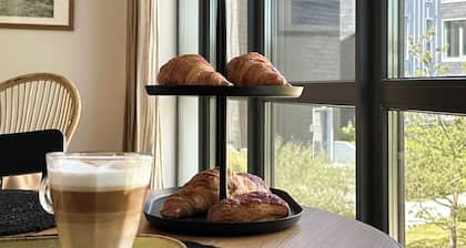 Apartment by the sea P-1