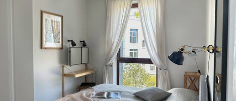 1 chambre, fer et planche à repasser, lit parapluie, Wi-Fi