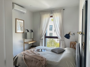 1 chambre, fer et planche à repasser, lit parapluie, Wi-Fi