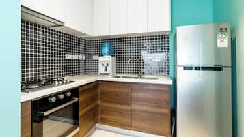 基本公寓, 泳池景 | 私人廚房 | 雪櫃、微波爐、焗爐、爐具