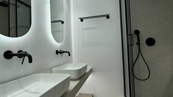 City Apartment, 2 Bedrooms, Non Smoking | Bathroom