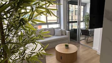 City Apartment, 2 Bedrooms, Non Smoking | Living area